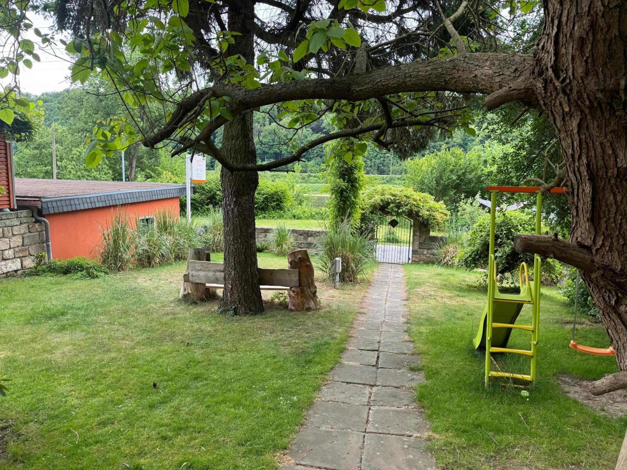 Ferienhaus Franz - An Der Elbe, Mit Grossem Garten Pirna Esterno foto
